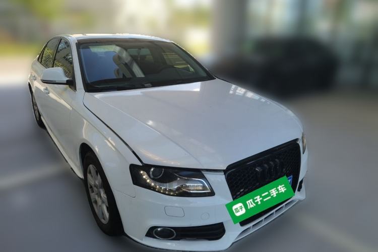 Used Audi A4L 2011 2.0 TFSI Standard Model Front Right 45 Deg