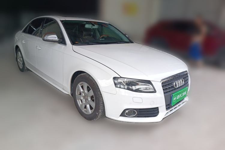 Used Audi A4L 2011 2.0 TFSI Standard Model Front Right 45 Deg