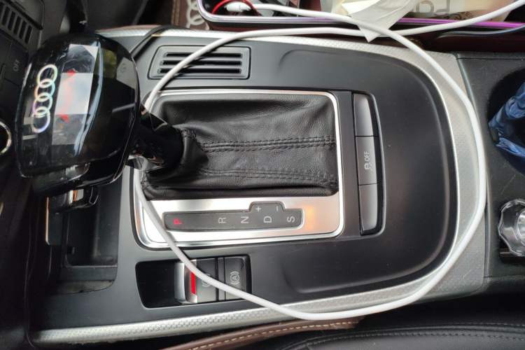 Used Audi A4L 2011 2.0 TFSI Standard Model Gear Lever