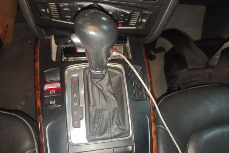 Used Audi A4L 2011 2.0 TFSI Comfort Model Gear Lever