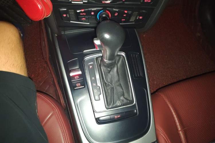 Used Audi A4L 2011 1.8 TFSI Comfort Model Gear Lever