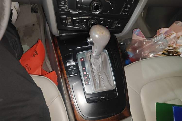 Used Audi A4L 2011 2.0 TFSI Comfort Model Gear Lever