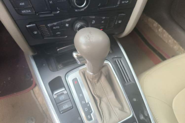 Used Audi A4L 2011 2.0 TFSI Standard Model Gear Lever