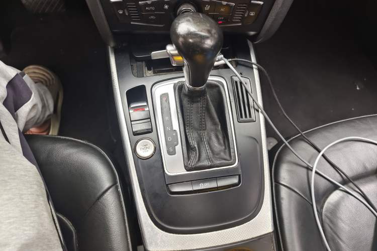 Used Audi A4L 2011 2.0 TFSI Standard Model Gear Lever
