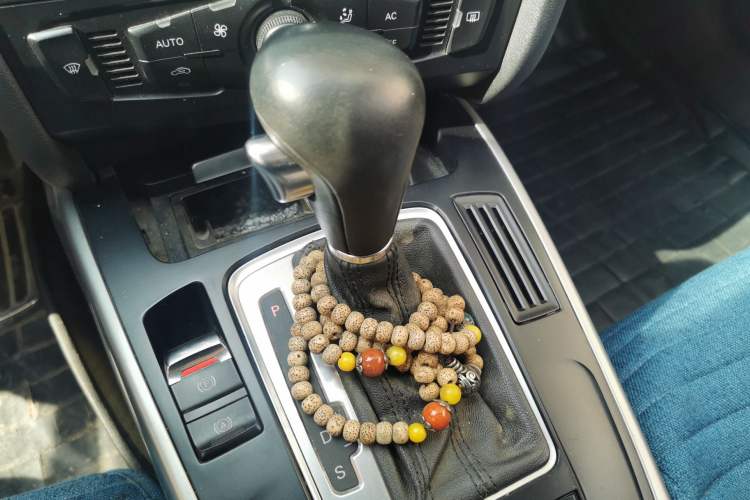 Used Audi A4L 2011 1.8 TFSI Comfort Model Gear Lever
