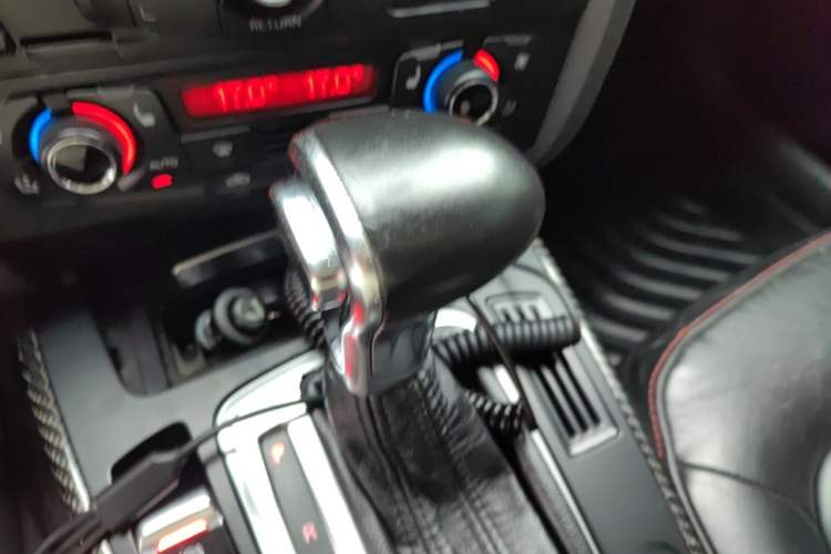 Used Audi A4L 2011 2.0 TFSI Standard Model Gear Lever