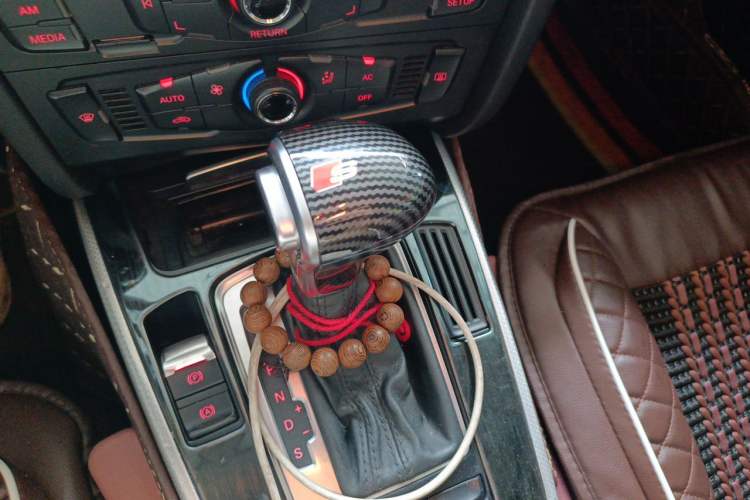 Used Audi A4L 2011 2.0 TFSI Standard Model Gear Lever