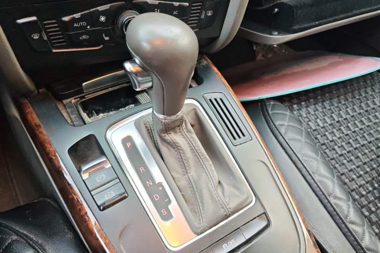 Used Audi A4L 2011 2.0 TFSI Comfort Model Gear Lever