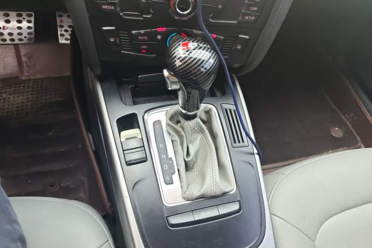 Used Audi A4L 2011 1.8 TFSI Comfort Model Gear Lever