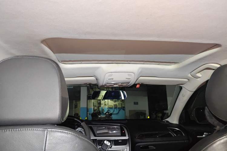 Used Audi A4L 2011 2.0 TFSI Comfort Model Headliner