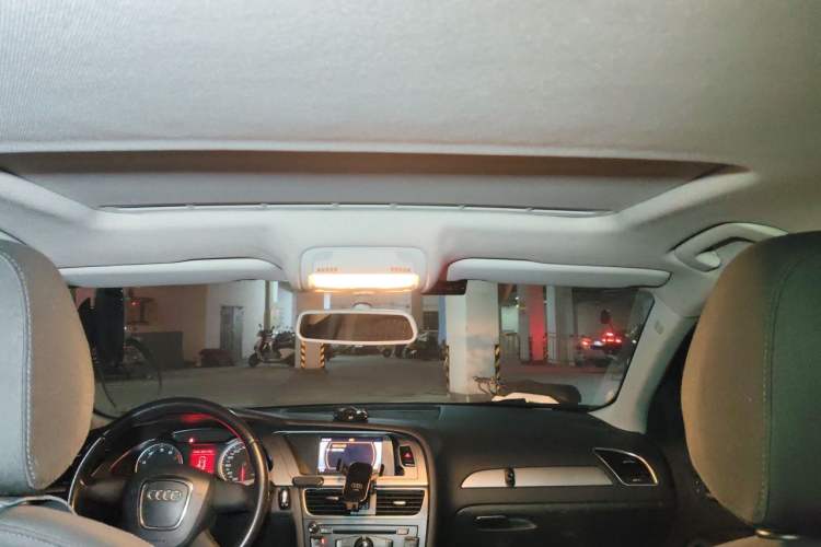 Used Audi A4L 2011 1.8 TFSI Comfort Model Headliner