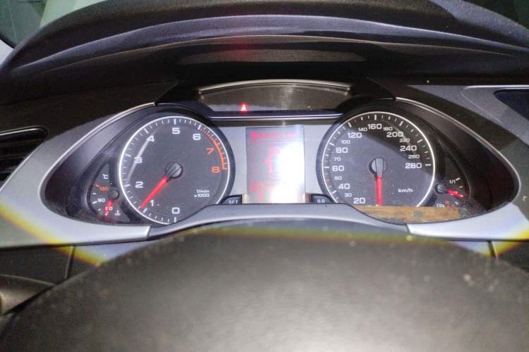 Used Audi A4L 2011 2.0 TFSI Standard Model Instrument Cluster