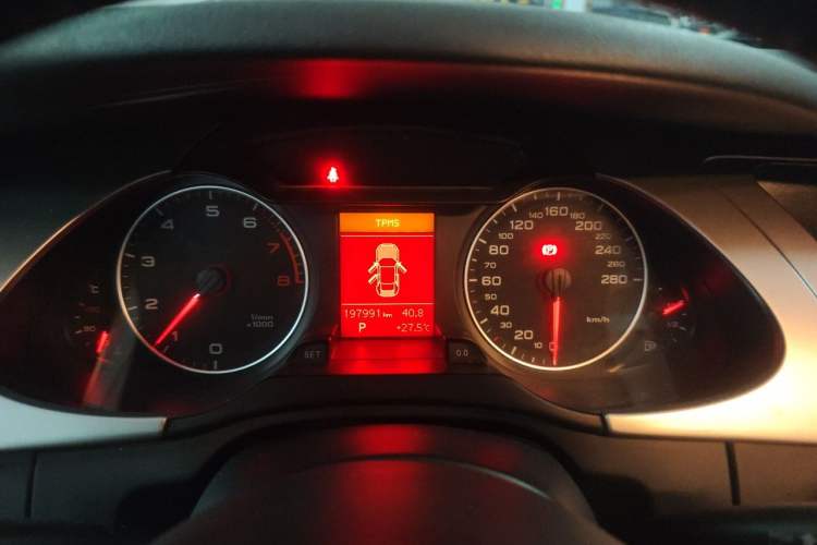 Used Audi A4L 2011 2.0 TFSI Comfort Model Instrument Cluster