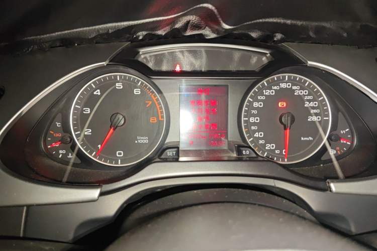 Used Audi A4L 2011 2.0 TFSI Comfort Model Instrument Cluster