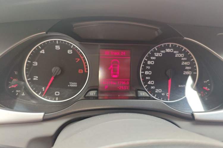 Used Audi A4L 2011 2.0 TFSI Standard Model Instrument Cluster