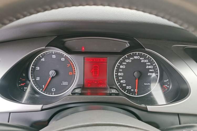 Used Audi A4L 2011 2.0 TFSI Comfort Model Instrument Cluster