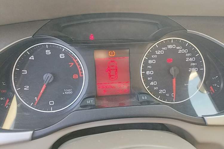 Used Audi A4L 2011 2.0 TFSI Comfort Model Instrument Cluster