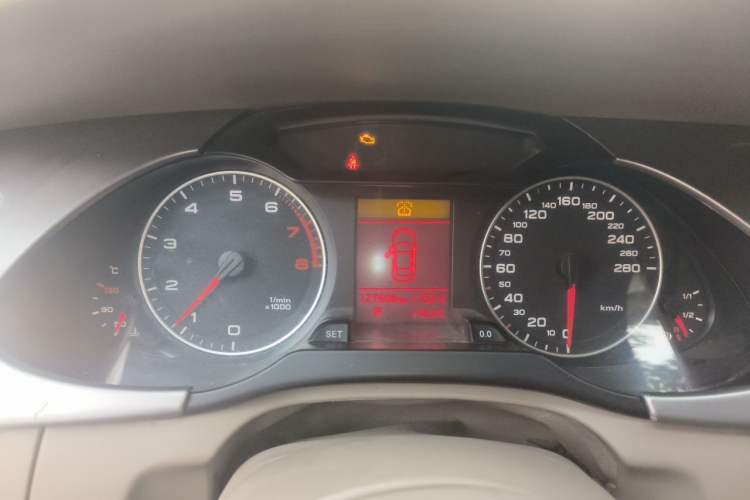 Used Audi A4L 2011 2.0 TFSI Standard Model Instrument Cluster