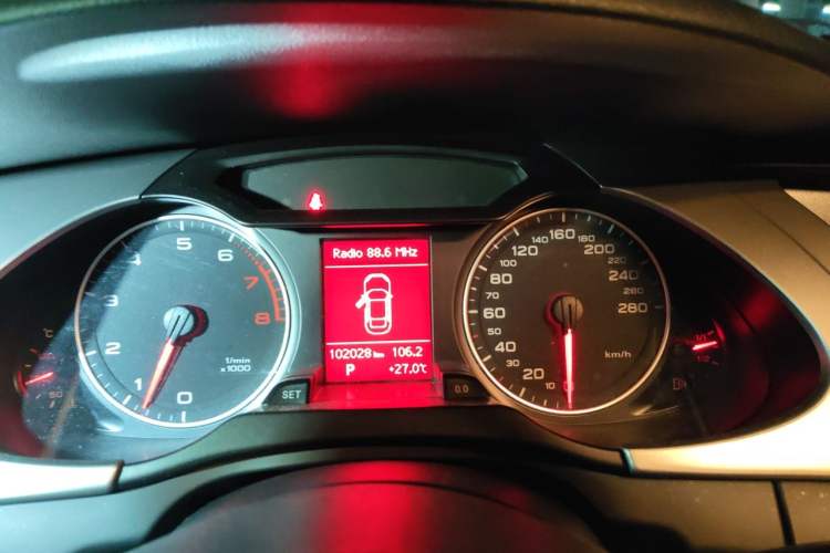 Used Audi A4L 2011 1.8 TFSI Comfort Model Instrument Cluster