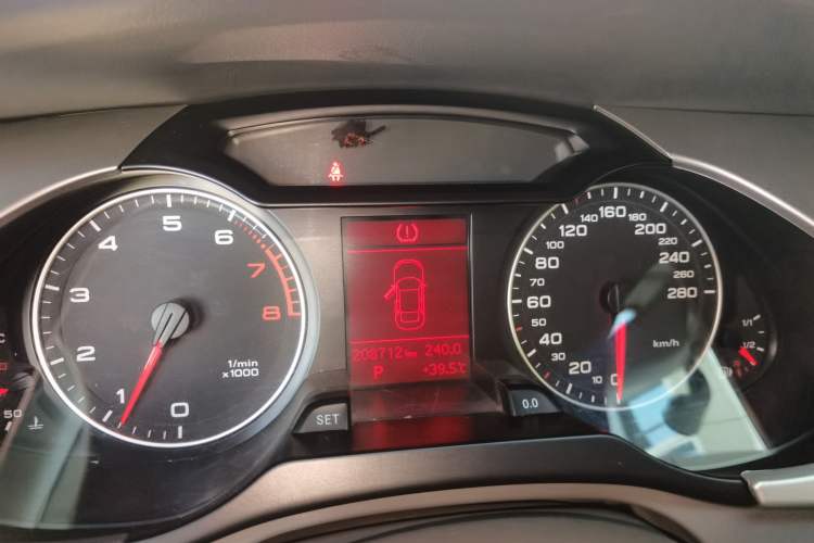 Used Audi A4L 2011 2.0 TFSI Standard Model Instrument Cluster