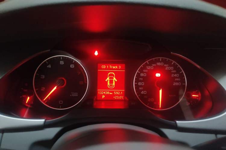 Used Audi A4L 2011 2.0 TFSI Comfort Model Instrument Cluster
