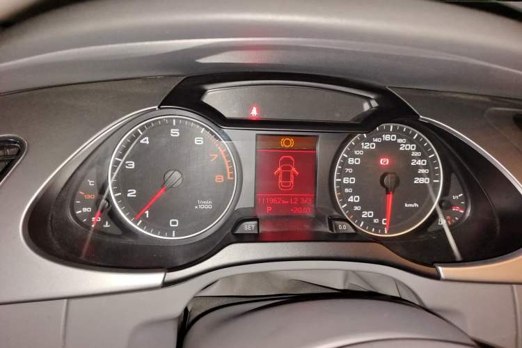 Used Audi A4L 2011 2.0 TFSI Standard Model Instrument Cluster