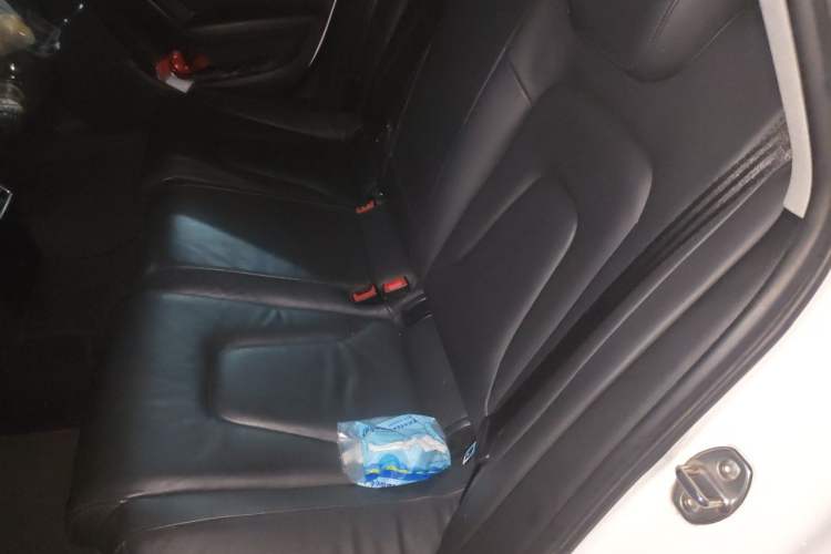 Used Audi A4L 2011 2.0 TFSI Technology Edition Left Rear Seat
