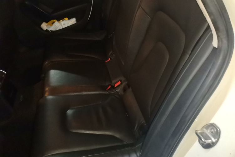 Used Audi A4L 2011 2.0 TFSI Technology Edition Left Rear Seat