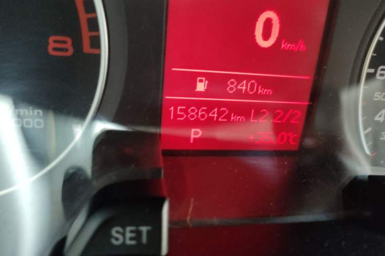 Used Audi A4L 2011 2.0 TFSI Standard Model Odometer Close Up