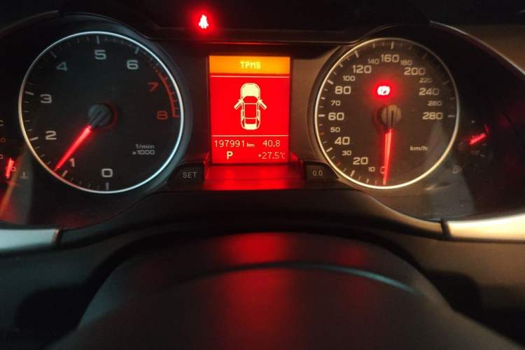 Used Audi A4L 2011 2.0 TFSI Comfort Model Odometer Close Up