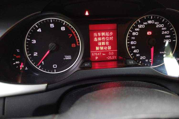 Used Audi A4L 2011 2.0 TFSI Comfort Model Odometer Close Up