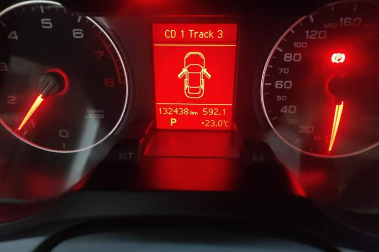Used Audi A4L 2011 2.0 TFSI Comfort Model Odometer Close Up