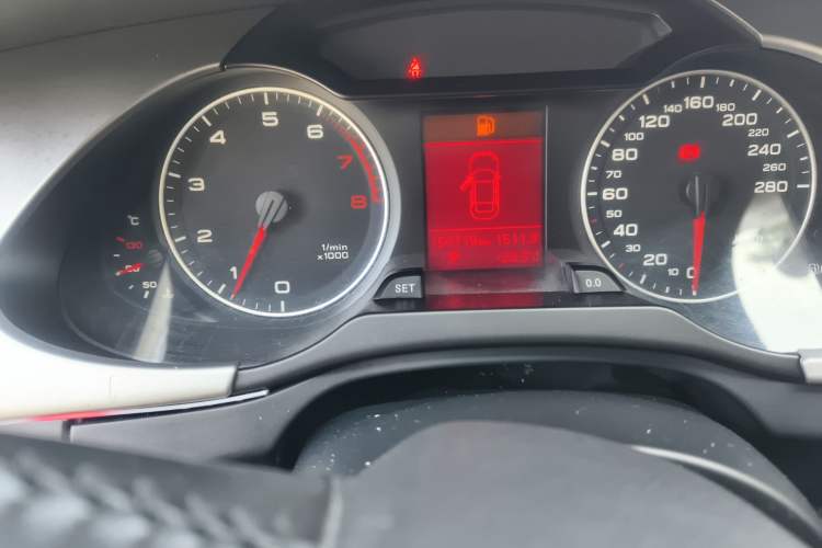Used Audi A4L 2011 2.0 TFSI Comfort Model Odometer Close Up
