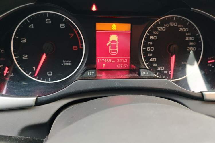 Used Audi A4L 2011 2.0 TFSI Comfort Model Odometer Close Up