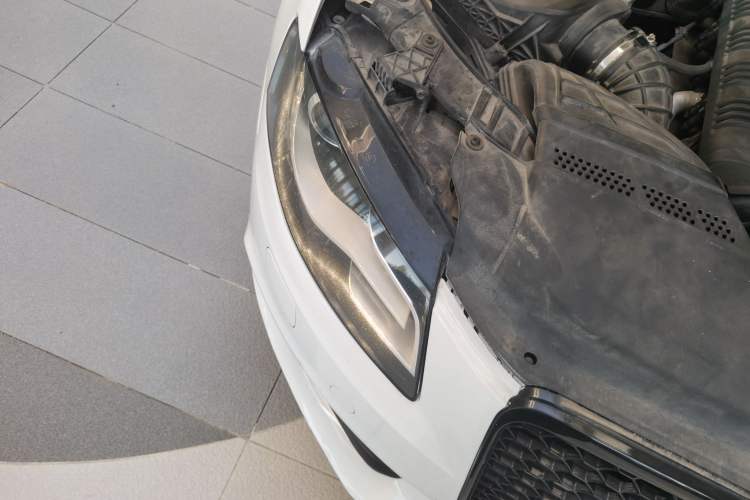 Used Audi A4L 2011 2.0 TFSI Standard Model Right Front Headlight
