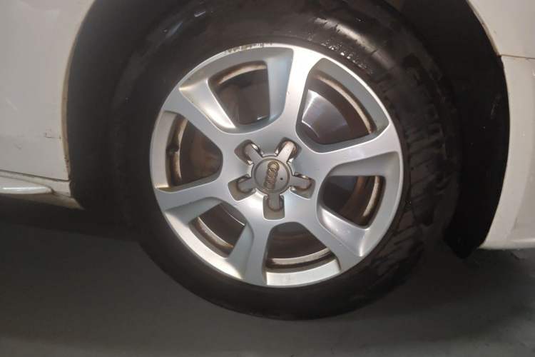 Used Audi A4L 2011 2.0 TFSI Technology Edition Right Front Wheel Hub