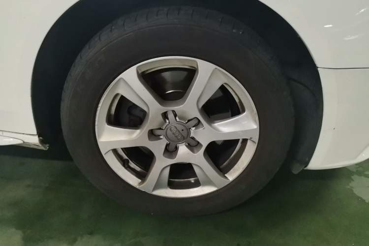 Used Audi A4L 2011 2.0 TFSI Technology Edition Right Front Wheel Hub