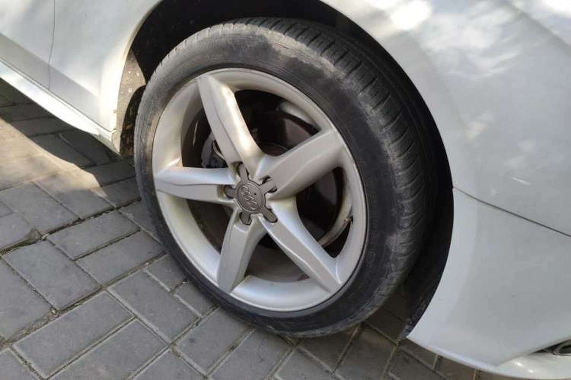 Used Audi A4L 2011 2.0 TFSI Comfort Model Right Front Wheel Hub
