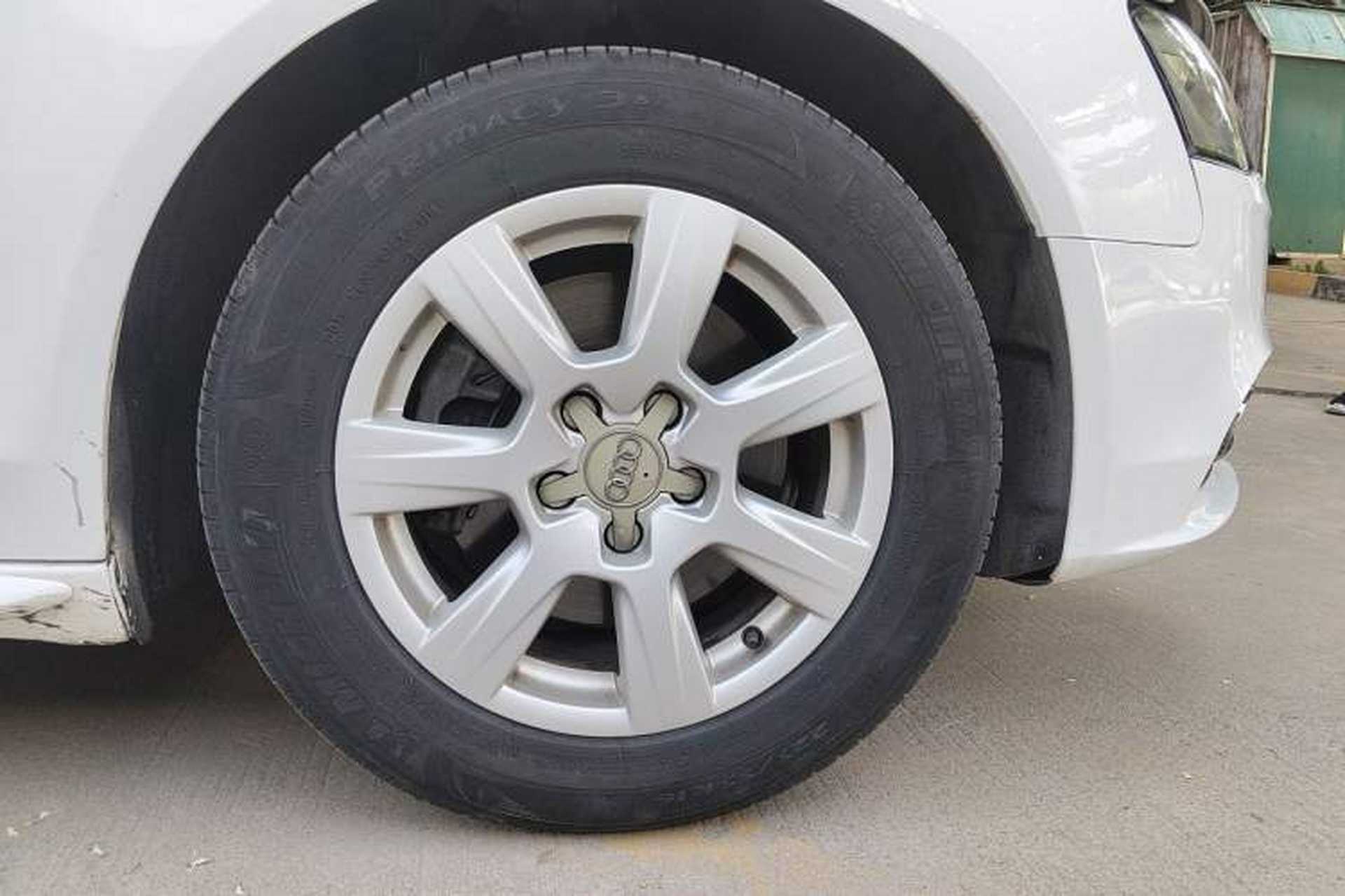 Used Audi A4L 2011 2.0 TFSI Standard Model Right Front Wheel Hub