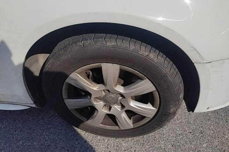Used Audi A4L 2011 2.0 TFSI Comfort Model Right Front Wheel Hub