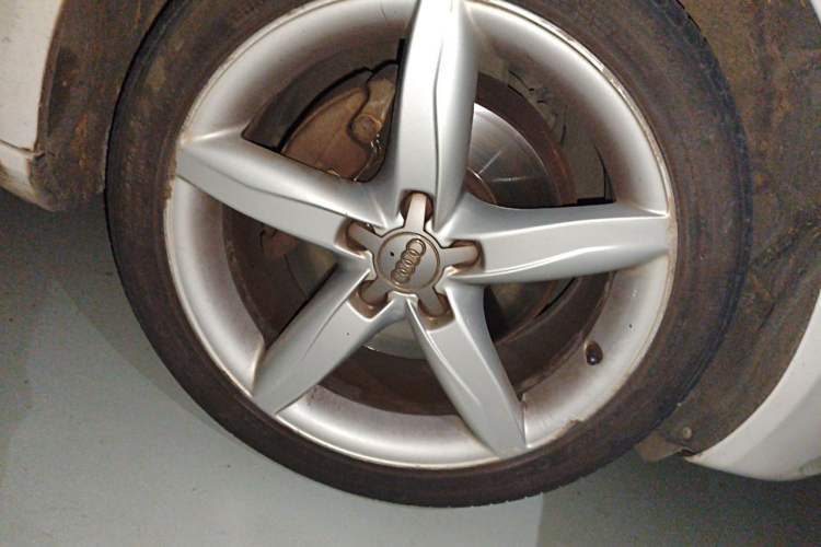 Used Audi A4L 2011 2.0 TFSI Sport Edition Right Front Wheel Hub