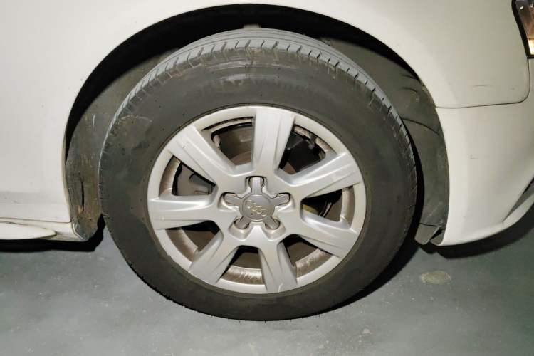 Used Audi A4L 2011 1.8 TFSI Comfort Model Right Front Wheel Hub
