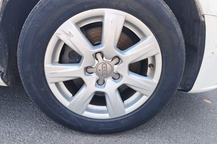 Used Audi A4L 2011 1.8 TFSI Comfort Model Right Front Wheel Hub