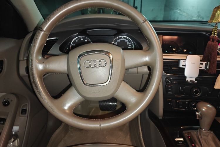 Used Audi A4L 2011 2.0 TFSI Comfort Model Steering Wheel
