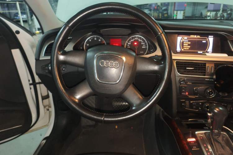 Used Audi A4L 2011 2.0 TFSI Comfort Model Steering Wheel
