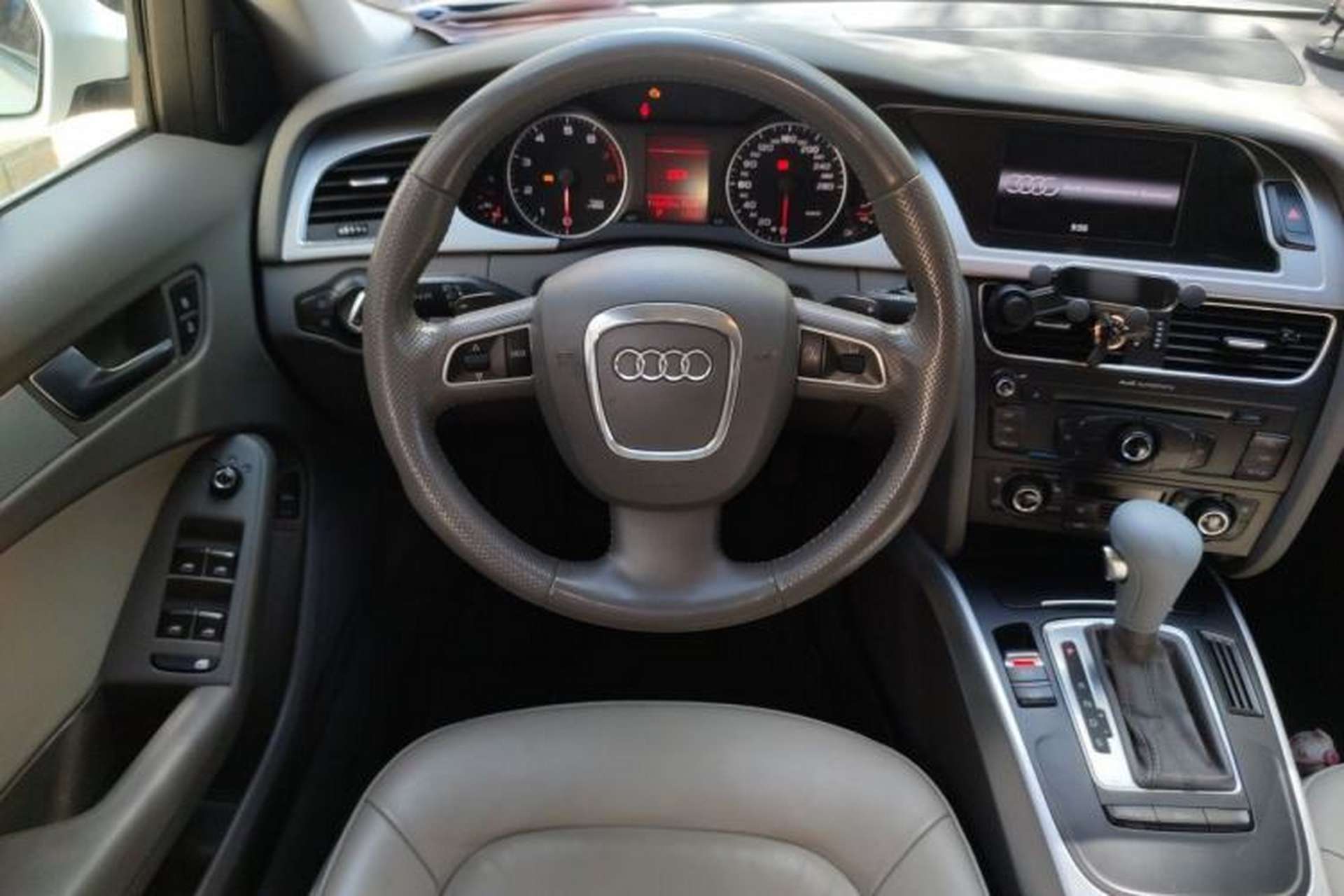 Used Audi A4L 2011 2.0 TFSI Comfort Model Steering Wheel