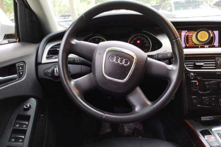 Used Audi A4L 2011 2.0 TFSI Comfort Model Steering Wheel