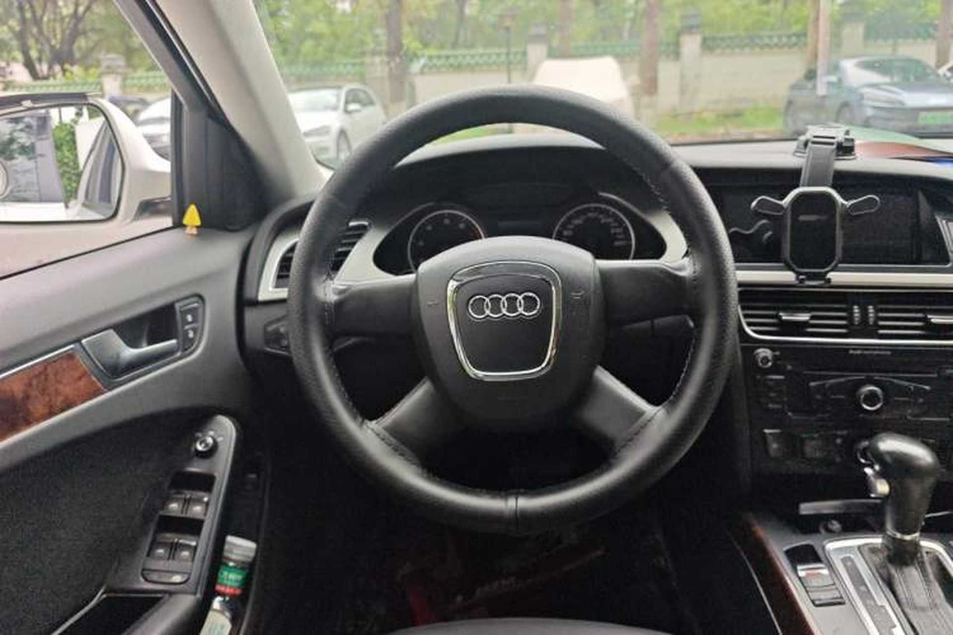 Used Audi A4L 2011 2.0 TFSI Comfort Model Steering Wheel