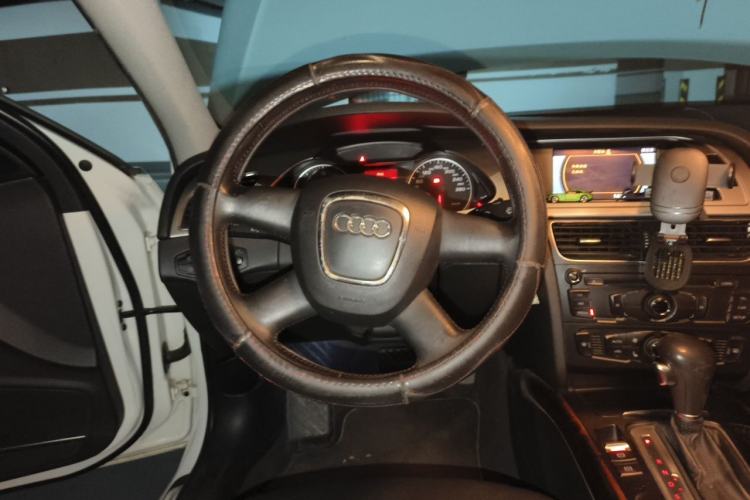 Used Audi A4L 2011 2.0 TFSI Comfort Model Steering Wheel