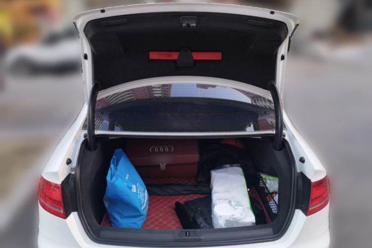 Used Audi A4L 2011 2.0 TFSI Comfort Model Trunk